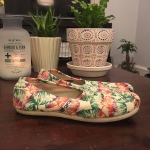 Toms Classic in Tropical print
